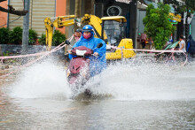 Thời tiết Đà Nẵng hôm nay 8/10: Mưa rất to, nguy cơ ngập nhiều nơi, Đà Lạt mưa rào có sấm chớp