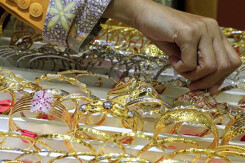 So sánh giá vàng hôm nay 12/11: Giảm nhiều ngày liên tiếp, SJC vẫn trên 56 triệu đồng/lượng