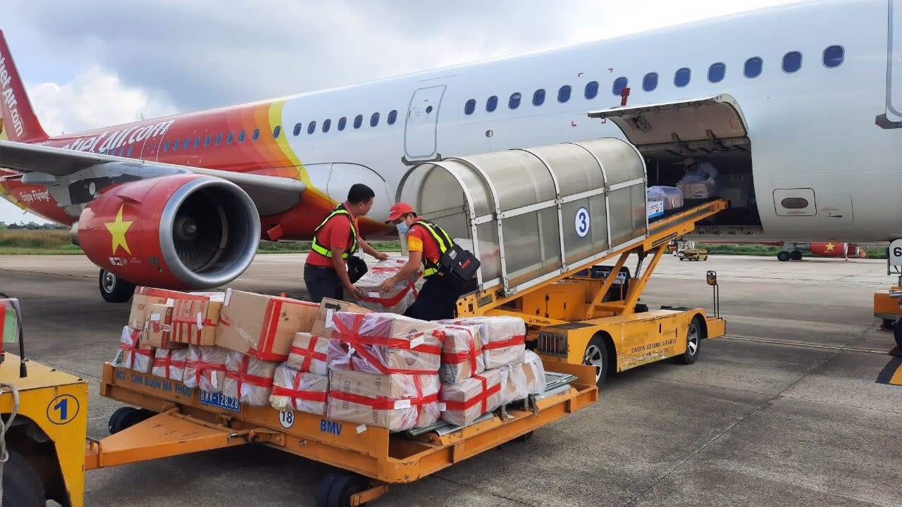Vietjet hợp tác với UPS vận tải hàng hoá giữa châu Á và Mỹ - Ảnh 1. Vietjet hợp tác với UPS vận tải hàng hoá giữa châu Á và Mỹ - Ảnh 1.