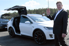 Cổ phiếu Tesla tăng vọt sau khi được gia nhập chỉ số S&P 500