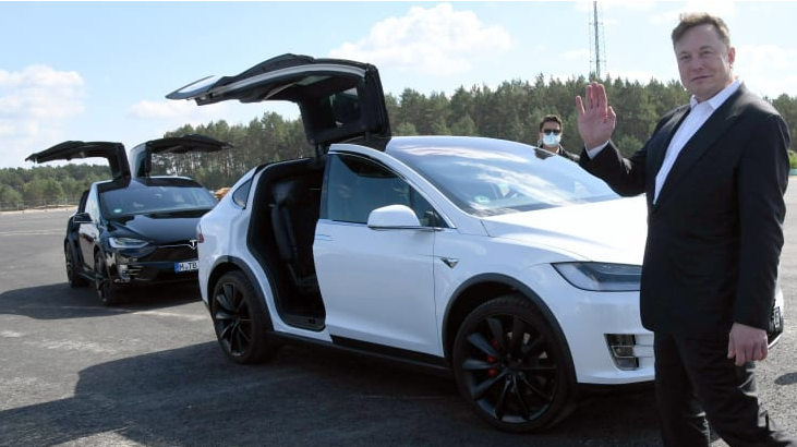 Cổ phiếu Tesla nhảy vọt sau khi được gia nhập chỉ số S&P 500 - Ảnh 1. Cổ phiếu Tesla nhảy vọt sau khi được gia nhập chỉ số S&P 500 - Ảnh 1.