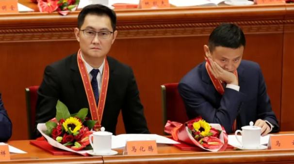 Tỉ phú Jack Ma giẫm phải đuôi hùm khi thách thức giới lãnh đạo Trung Quốc - Ảnh 4. Tỉ phú Jack Ma giẫm phải đuôi hùm khi thách thức giới lãnh đạo Trung Quốc - Ảnh 4.