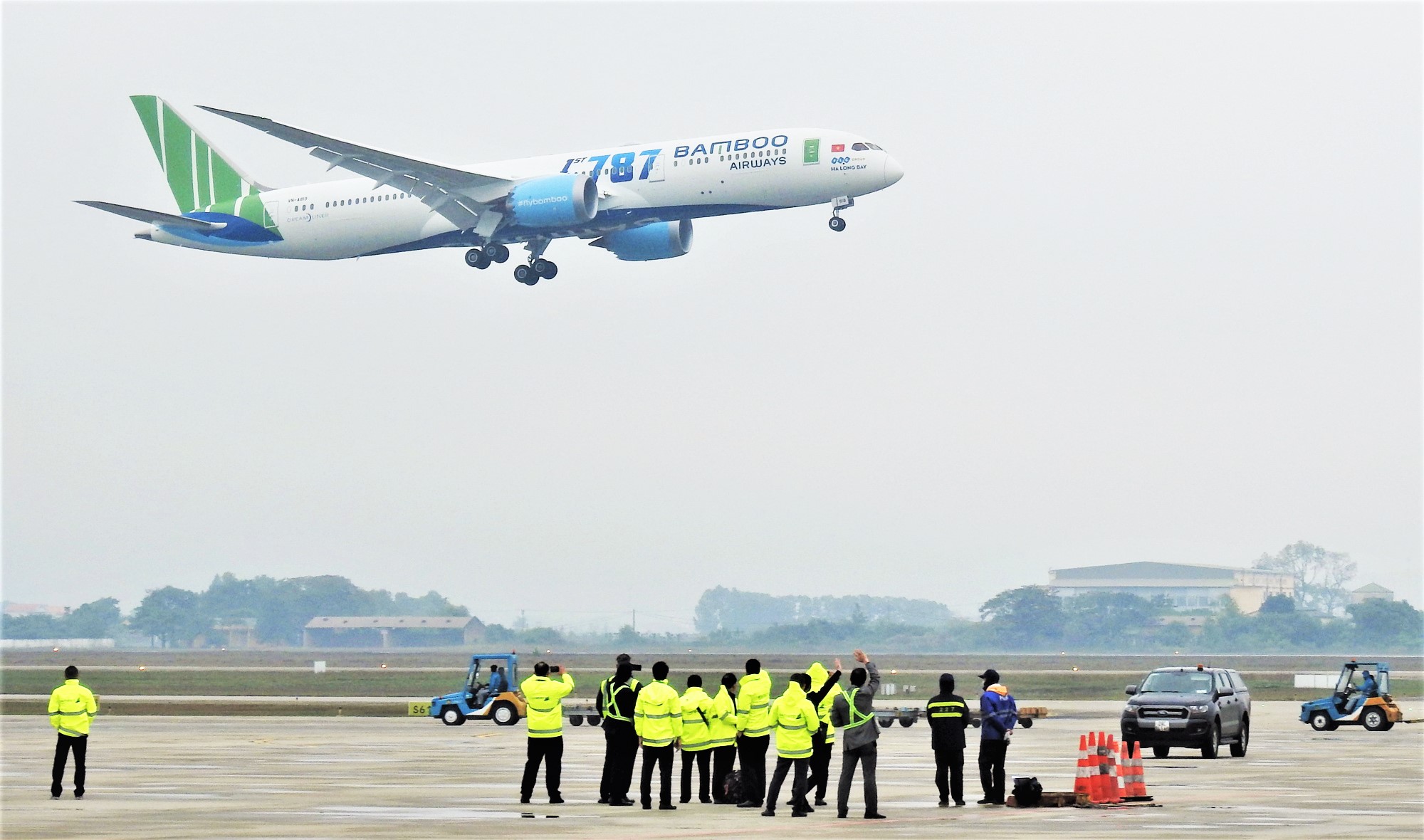 Hà Nội - TP HCM trong top 2 đường bay đông khách nhất thế giới - Ảnh 1. Hà Nội - TP HCM trong top 2 đường bay đông khách nhất thế giới - Ảnh 1.