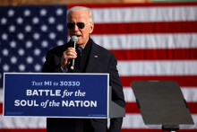Loạt khảo sát cho thấy ông Biden đang dẫn trước ông Trump