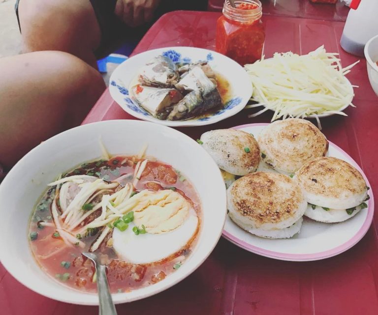 Hương vị xứ biển đậm đà qua món bánh căn Bình Thuận - Ảnh 3. Hương vị xứ biển đậm đà qua món bánh căn Bình Thuận - Ảnh 3.