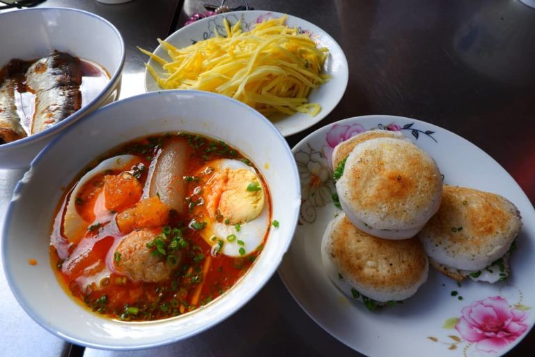 Hương vị xứ biển đậm đà qua món bánh căn Bình Thuận - Ảnh 7. Hương vị xứ biển đậm đà qua món bánh căn Bình Thuận - Ảnh 7.