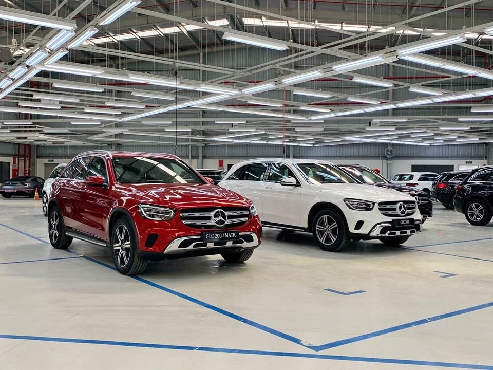 Top 6 xe ô tô hạng sang giá hai tỉ đồng tại Việt Nam 2020 được nhiều khách hàng quan tâm - Ảnh 1.