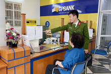 Ngân hàng kịp thời ngăn chặn một vụ mạo danh công an lừa đảo 400 triệu đồng