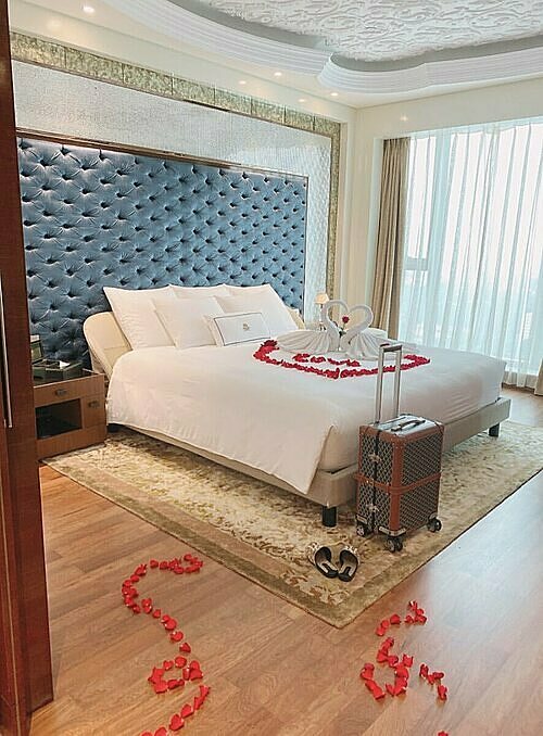 Cách đặt phòng tân hôn ở khách sạn cho cặp đôi mới cưới - Ảnh 1. Cách đặt phòng tân hôn ở khách sạn cho cặp đôi mới cưới - Ảnh 1.