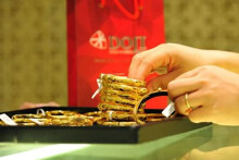 So sánh giá vàng hôm nay 23/11: Vàng SJC cao hơn thế giới 3,7 triệu đồng/lượng