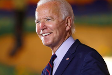 Chính quyền ông Trump bắt đầu chuyển giao quyền lực cho ông Biden sau nhiều tuần trì hoãn