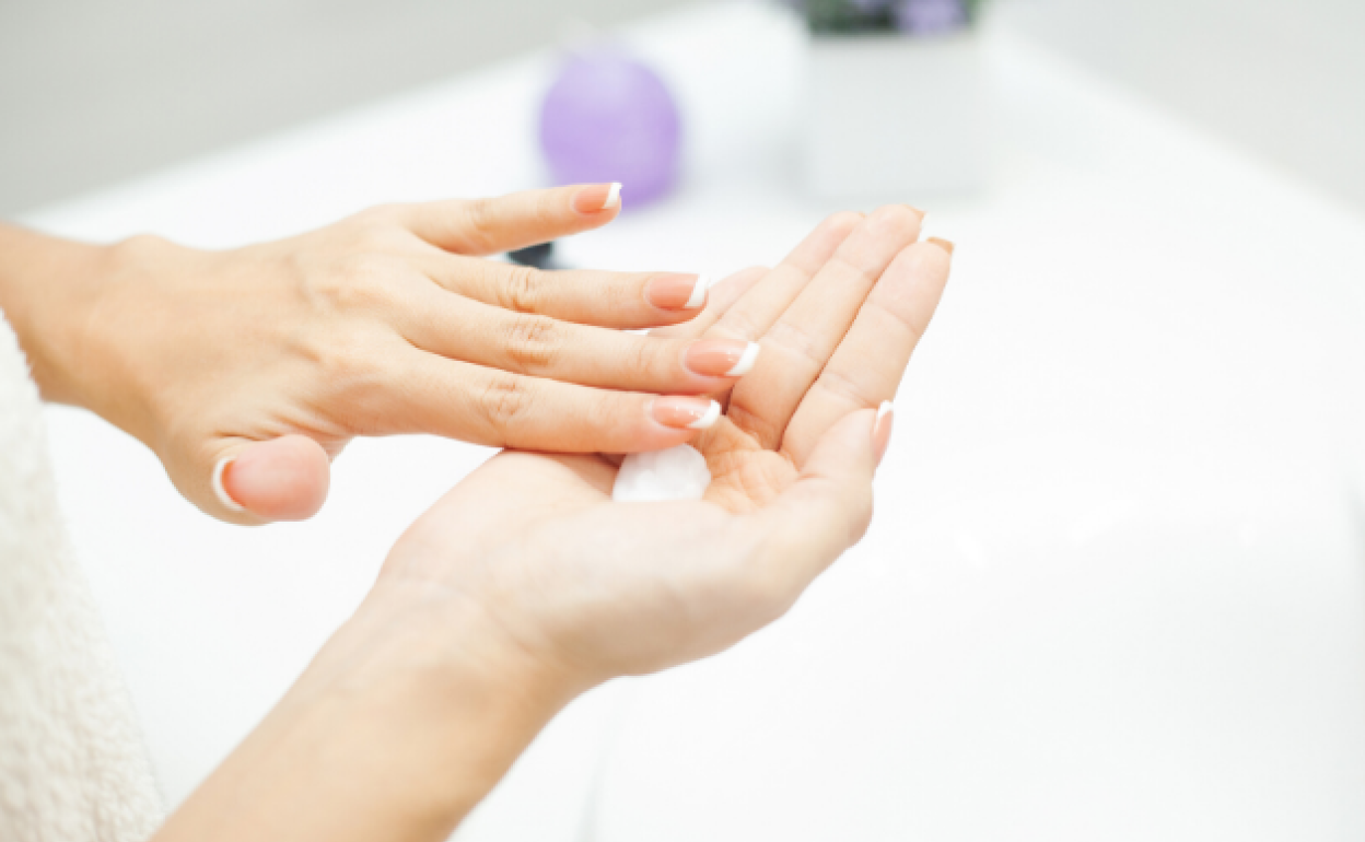 Bật mí 10 cách làm làm móng tay nhanh dài đơn giản và hiệu quả nhất - Ảnh 1. Bật mí 10 cách làm làm móng tay nhanh dài đơn giản và hiệu quả nhất - Ảnh 1.