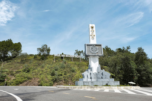 Về Hà Tĩnh, ghé thăm khu di tích Ngã ba Đồng Lộc nổi tiếng năm xưa - Ảnh 2. Về Hà Tĩnh, ghé thăm khu di tích Ngã ba Đồng Lộc nổi tiếng năm xưa - Ảnh 2.