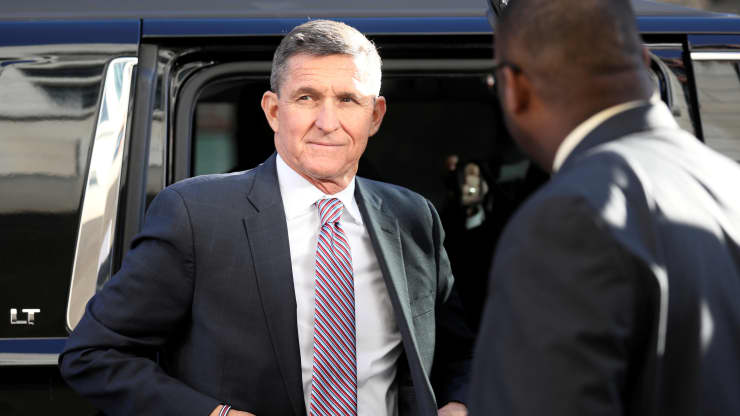 Ông Trump ân xá cho cựu cố vấn an ninh quốc gia Michael Flynn - Ảnh 1.