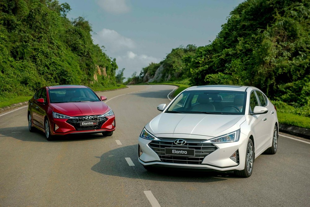Mẫu xe sedan hạng C có giá dưới một tỉ đồng được ưa chuộng tại Việt Nam - Ảnh 3. Mẫu xe sedan hạng C có giá dưới một tỉ đồng được ưa chuộng tại Việt Nam - Ảnh 3.