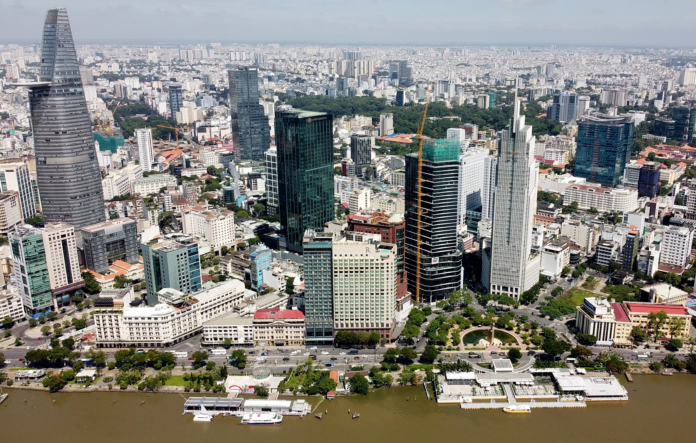 '60-65% dòng vốn của bất động sản vẫn dựa vào tín dụng ngân hàng' - Ảnh 1. '60-65% dòng vốn của bất động sản vẫn dựa vào tín dụng ngân hàng' - Ảnh 1.