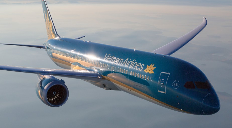 Vietnam Airlines thông báo điều chỉnh khai thác chuyến bay do bão số 10 - Ảnh 1. Vietnam Airlines thông báo điều chỉnh khai thác chuyến bay do bão số 10 - Ảnh 1.