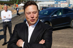 Tesla từng trước ngưỡng phá sản chỉ một tháng