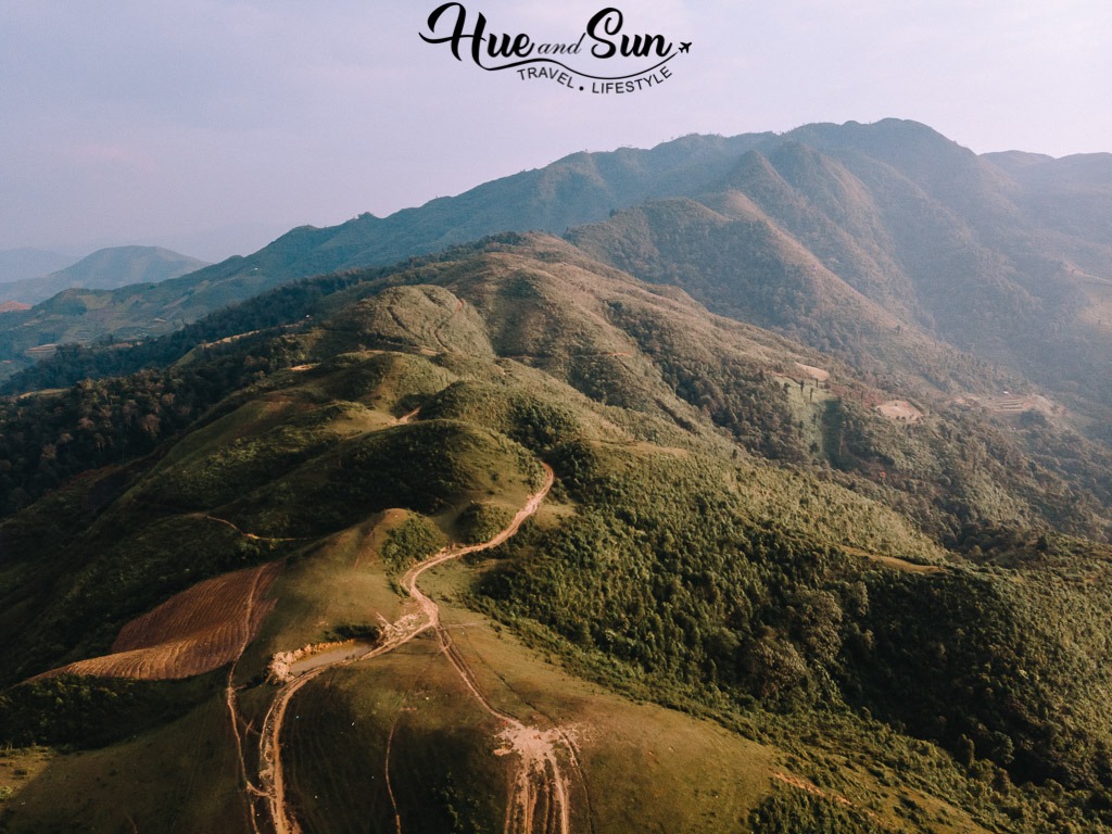 Lên Tây Bắc, ngắm hoàng hôn đẹp tựa cổ tích trên đèo Pha Đin - Ảnh 1. Lên Tây Bắc, ngắm hoàng hôn đẹp tựa cổ tích trên đèo Pha Đin - Ảnh 1.