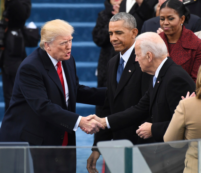 Thách thức COVID-19 cho ông Biden: Ngày nhậm chức được dự báo là đỉnh dịch mới - Ảnh 1. Thách thức COVID-19 cho ông Biden: Ngày nhậm chức được dự báo là đỉnh dịch mới - Ảnh 1.
