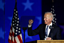 Hai bang dao động Arizona và Wisconsin chứng nhận thắng cử của ông Biden