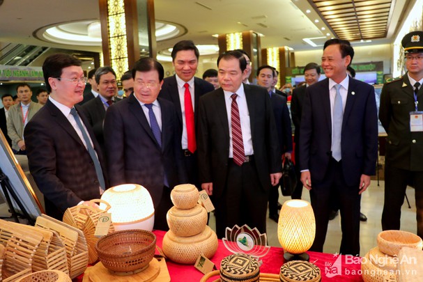 Nghệ An muốn trở thành Trung tâm sản xuất chế biến, xuất khẩu gỗ lớn của Bắc Trung Bộ và miền Trung - Ảnh 1. Nghệ An muốn trở thành Trung tâm sản xuất chế biến, xuất khẩu gỗ lớn của Bắc Trung Bộ và miền Trung - Ảnh 1.