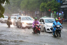 Thời tiết Đà Nẵng hôm nay 1/12: Không khí lạnh tiếp tục gây mưa rất to trên diện rộng, Đà Lạt sáng mưa