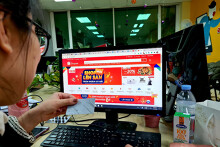 Các sàn thương mại điện tử tất bật triển khai chương trình sale cuối năm