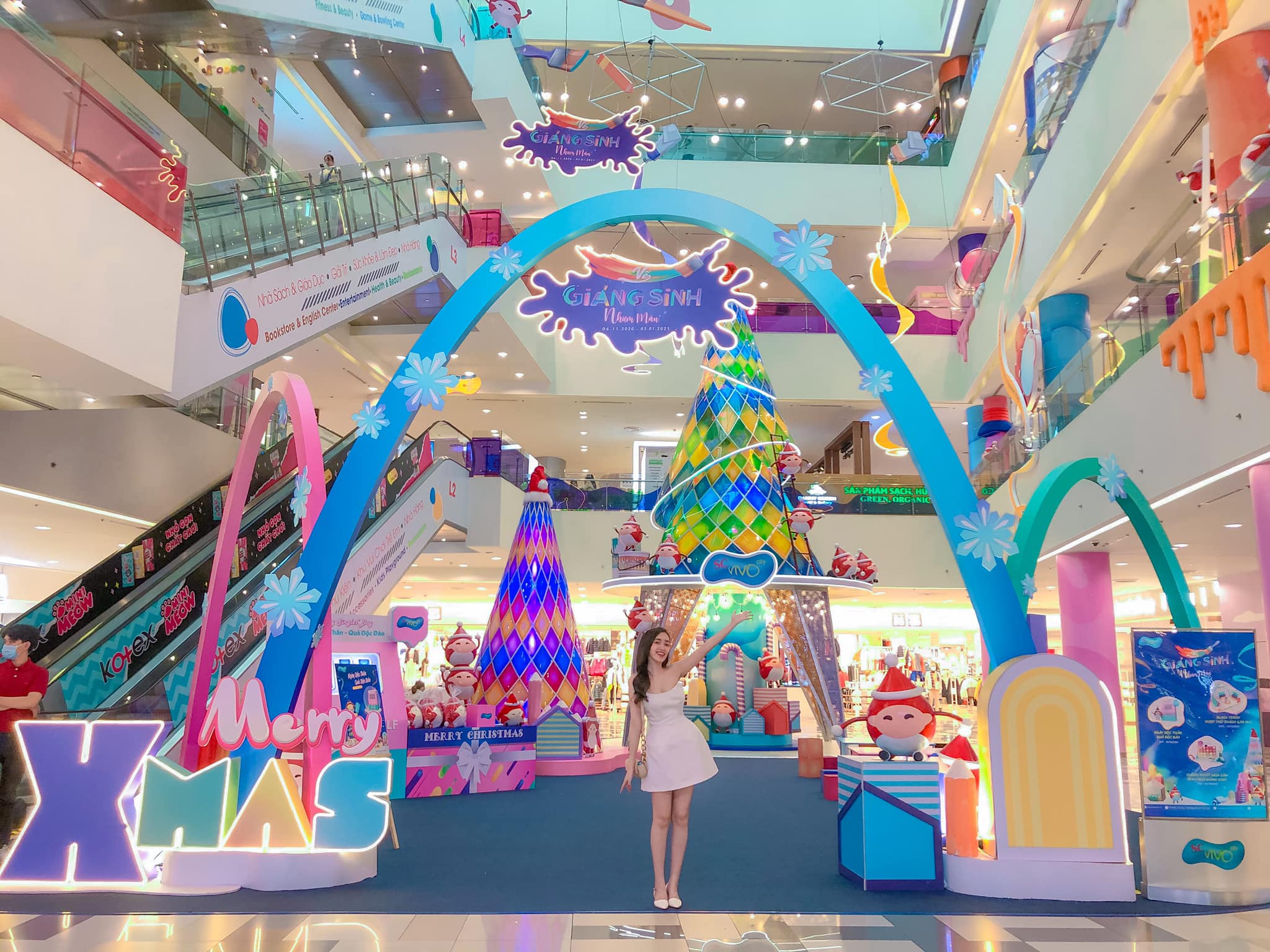 Khám phá vạn góc ‘sống ảo’ cùng những cây thông Noel độc lạ quanh Sài Gòn - Ảnh 3. Khám phá vạn góc ‘sống ảo’ cùng những cây thông Noel độc lạ quanh Sài Gòn - Ảnh 3.