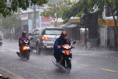 Thời tiết Đà Nẵng hôm nay 12/12: Mưa nhỏ vài nơi, sáng và đêm trời lạnh, Đà Lạt ngày nắng ấm