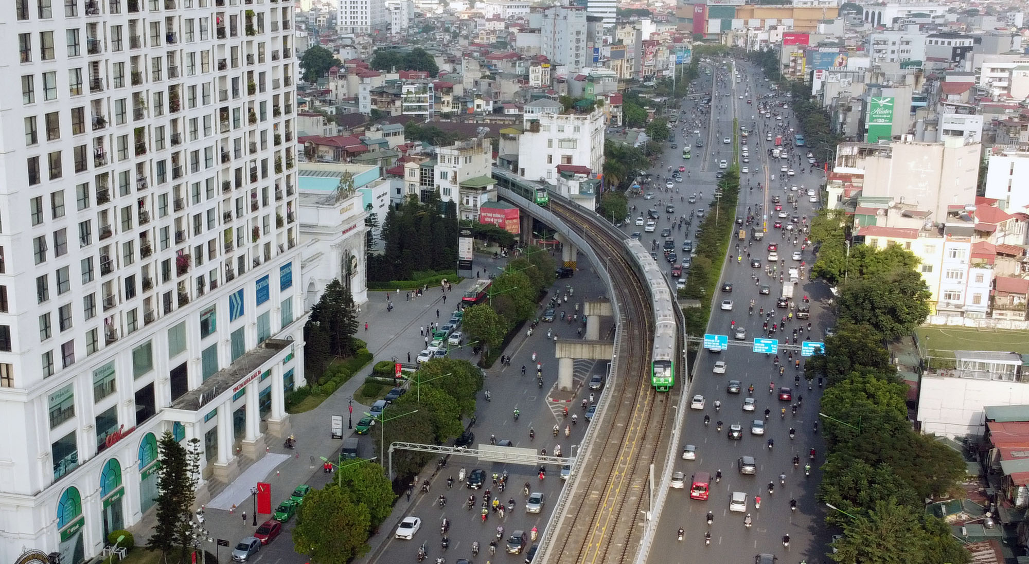Cận cảnh các đoàn tàu Cát Linh - Hà Đông chạy gần 300 lượt mỗi ngày - Ảnh 6. Cận cảnh các đoàn tàu Cát Linh - Hà Đông chạy gần 300 lượt mỗi ngày - Ảnh 6.
