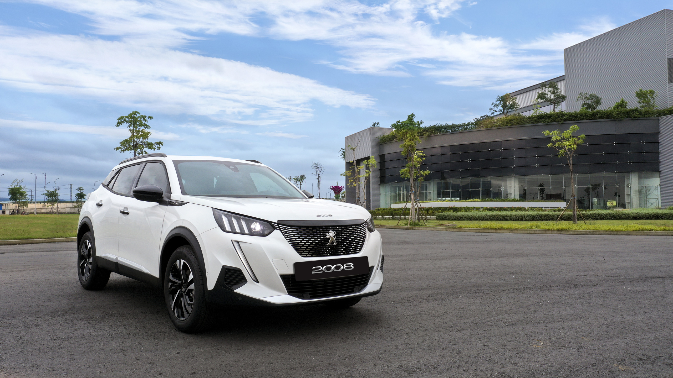 Thaco ra mắt Peugeot 2008 trong bộ ba sản phẩm SUV thế hệ mới - Ảnh 2. Thaco ra mắt Peugeot 2008 trong bộ ba sản phẩm SUV thế hệ mới - Ảnh 2.