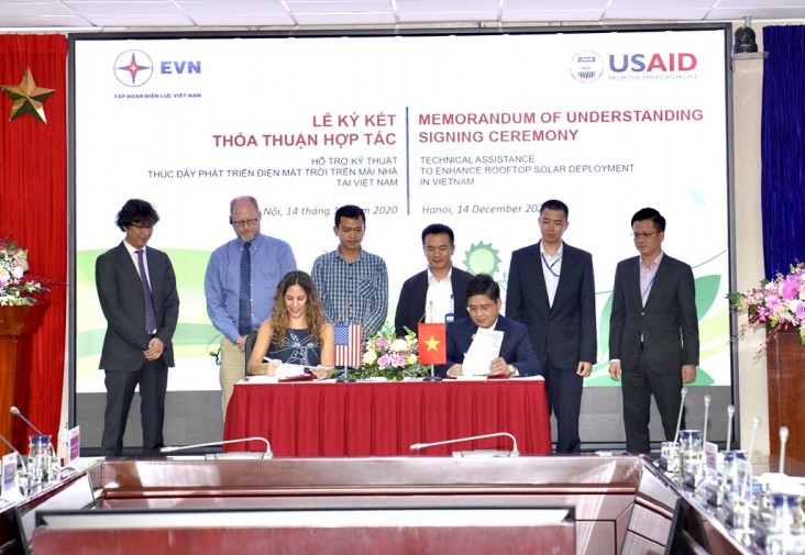 Mỹ hỗ trợ Việt Nam phát triển điện mặt trời mái nhà, dự kiến chi thêm 36 triệu USD - Ảnh 1. Mỹ hỗ trợ Việt Nam phát triển điện mặt trời mái nhà, dự kiến chi thêm 36 triệu USD - Ảnh 1.