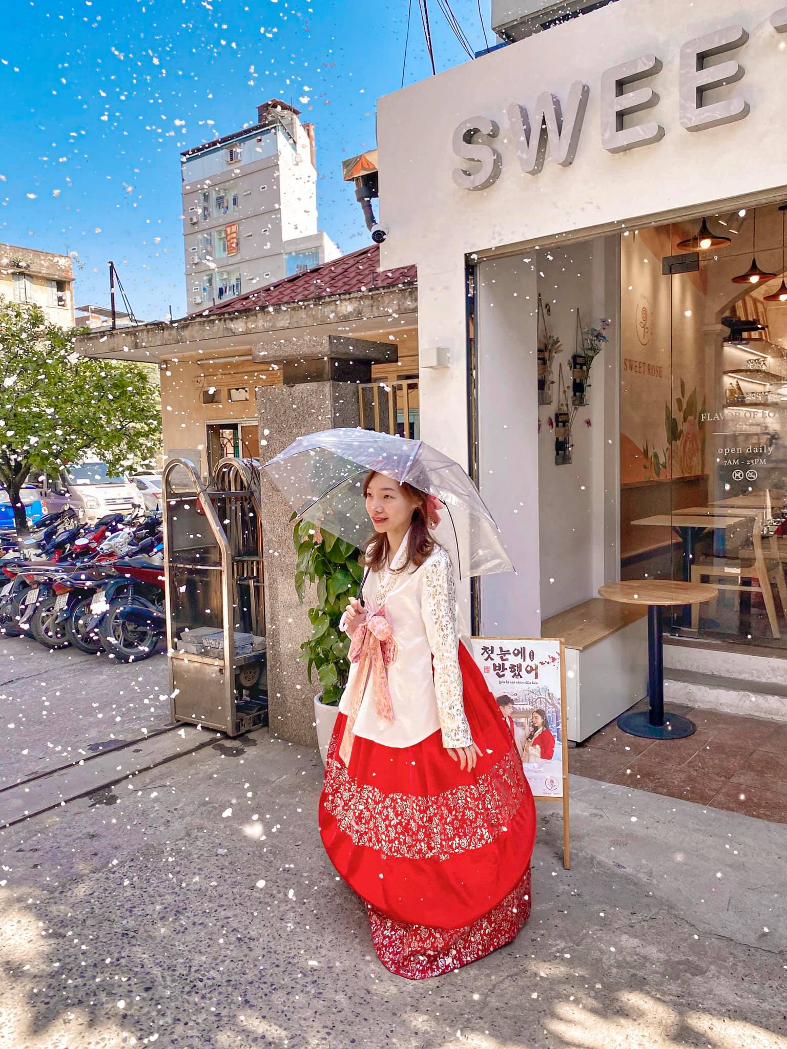 Gợi ý những địa điểm chụp ảnh mới lạ mùa Noel năm nay tại Hà Nội - Ảnh 1. Gợi ý những địa điểm chụp ảnh mới lạ mùa Noel năm nay tại Hà Nội - Ảnh 1.