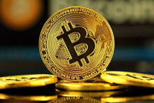 Giá bitcoin lần đầu vượt mốc 20.000 USD