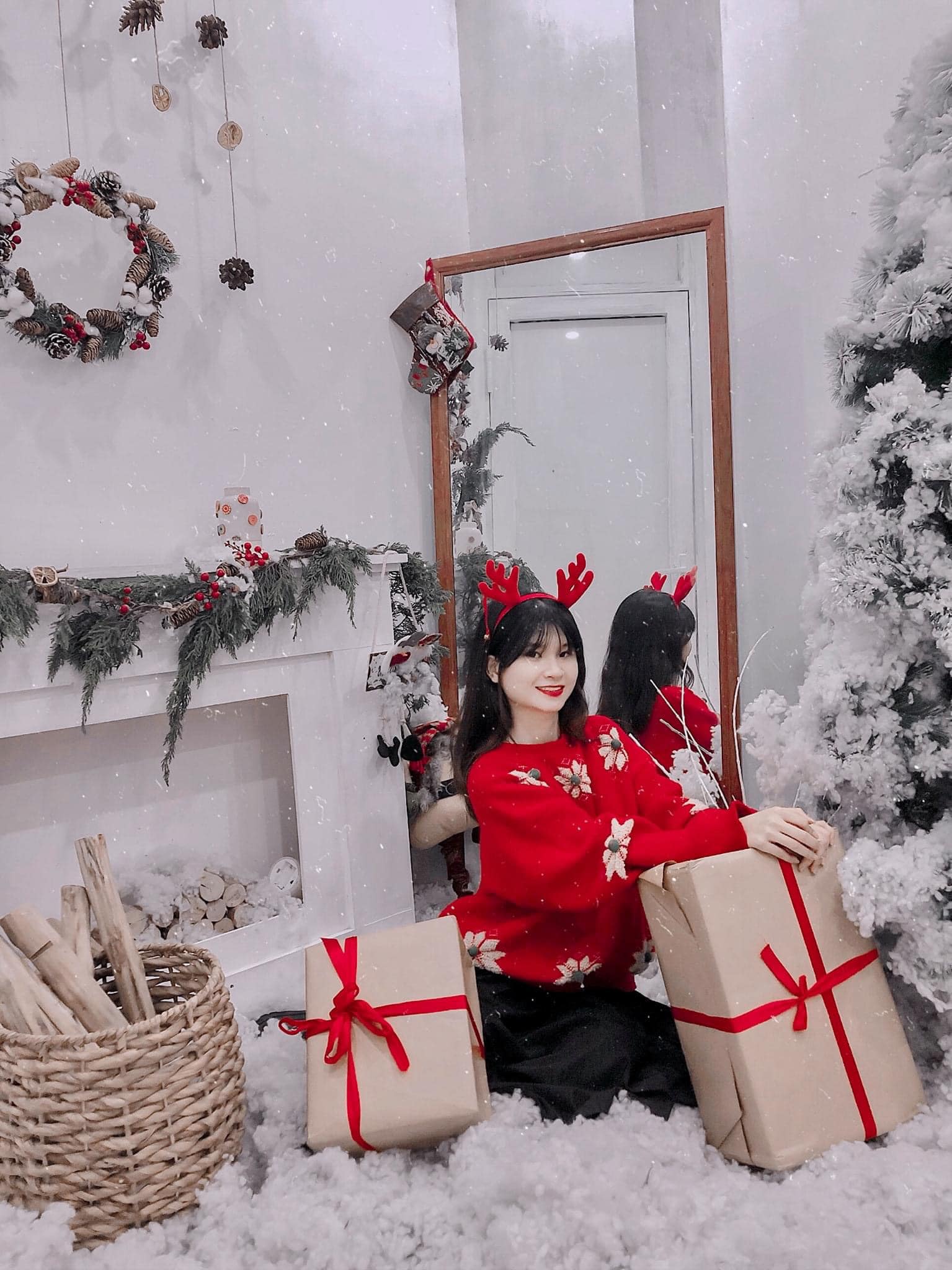 Gợi ý những địa điểm chụp ảnh mới lạ mùa Noel năm nay tại Hà Nội - Ảnh 6. Gợi ý những địa điểm chụp ảnh mới lạ mùa Noel năm nay tại Hà Nội - Ảnh 6.