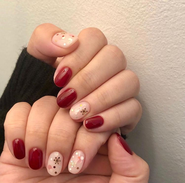 Hưởng ứng Noel bằng những mẫu nail có họa tiết nổi bật và độc đáo - Ảnh 6. Hưởng ứng Noel bằng những mẫu nail có họa tiết nổi bật và độc đáo - Ảnh 6.