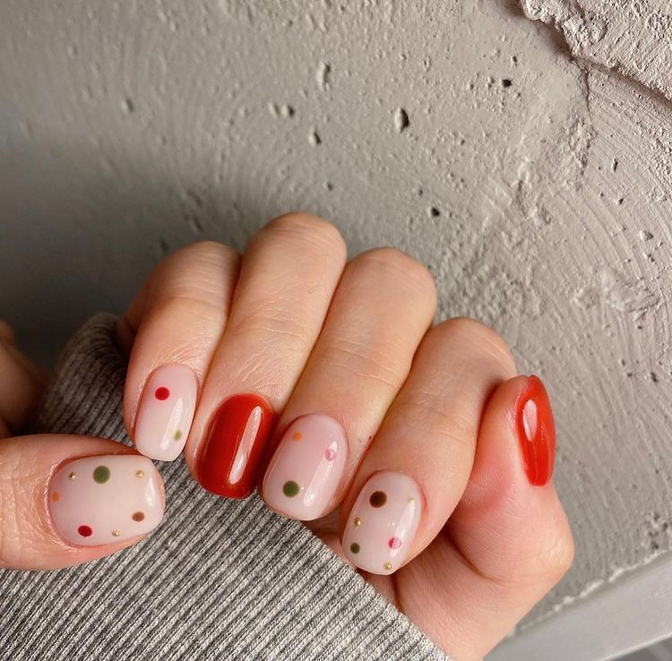 Hưởng ứng Noel bằng những mẫu nail có họa tiết nổi bật và độc đáo - Ảnh 5. Hưởng ứng Noel bằng những mẫu nail có họa tiết nổi bật và độc đáo - Ảnh 5.