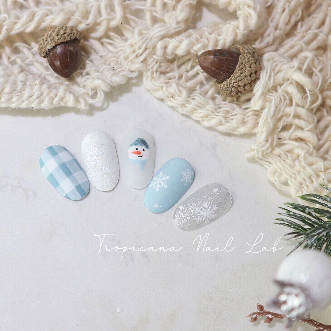 Hưởng ứng Noel bằng những mẫu nail có họa tiết nổi bật và độc đáo - Ảnh 21. Hưởng ứng Noel bằng những mẫu nail có họa tiết nổi bật và độc đáo - Ảnh 21.