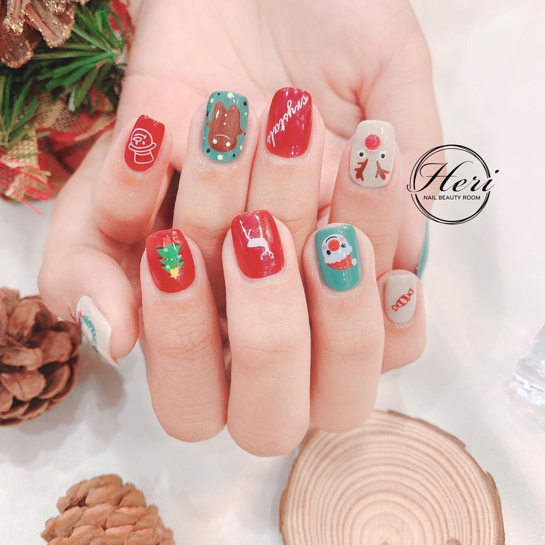Hưởng ứng Noel bằng những mẫu nail có họa tiết nổi bật và độc đáo - Ảnh 14. Hưởng ứng Noel bằng những mẫu nail có họa tiết nổi bật và độc đáo - Ảnh 14.