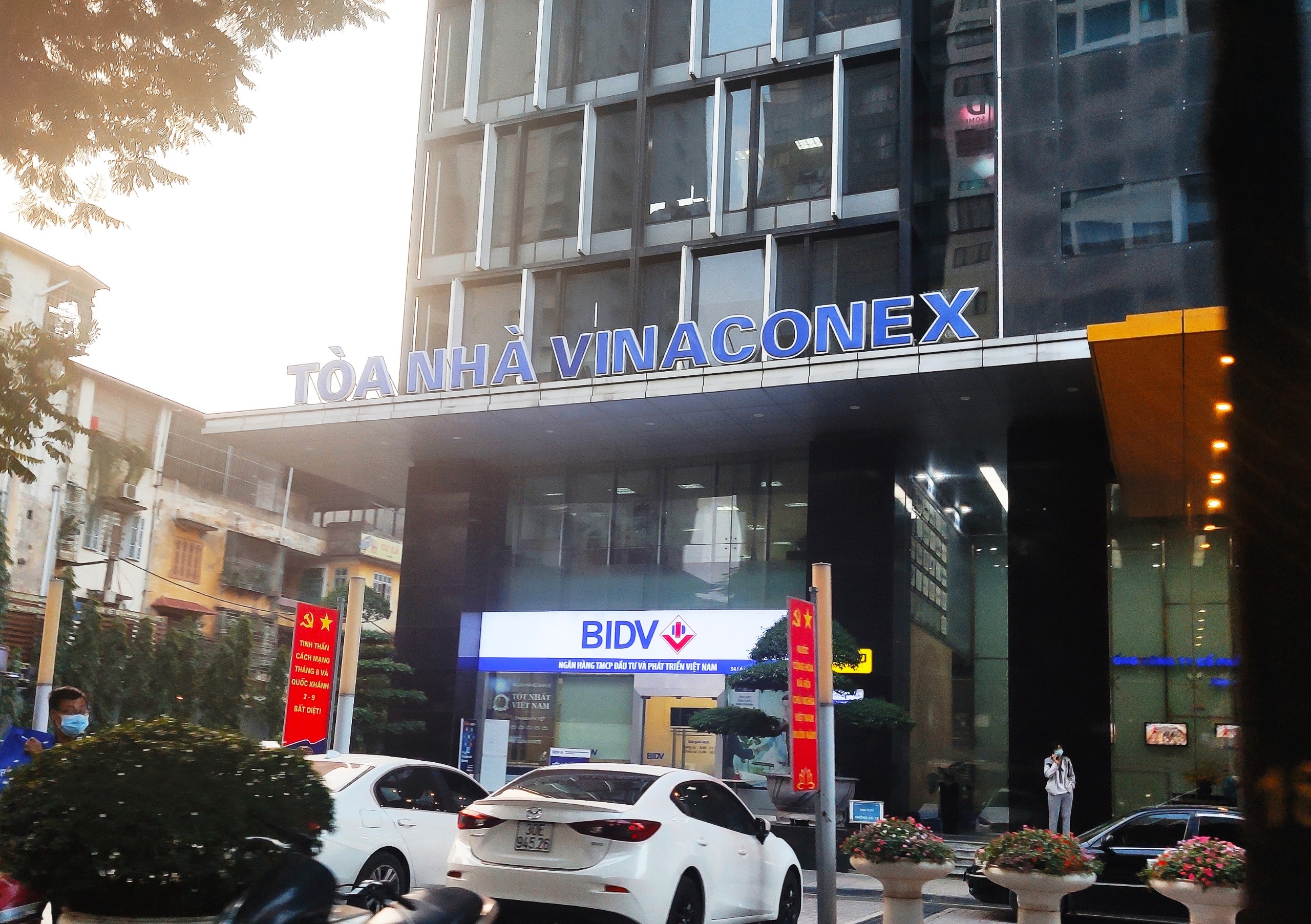 Vinaconex sắp hủy niêm yết trên HNX - Ảnh 1. Vinaconex sắp hủy niêm yết trên HNX - Ảnh 1.
