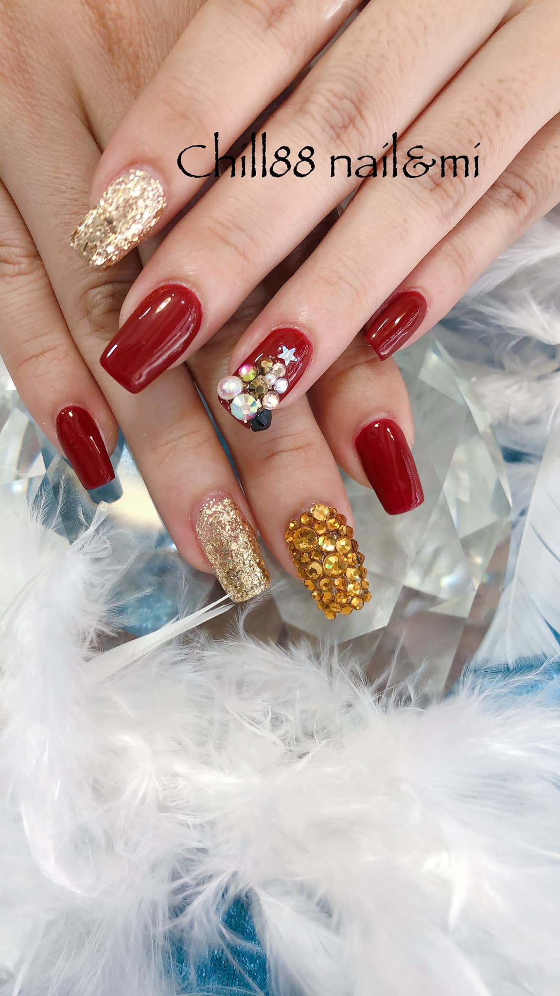 Hưởng ứng Noel bằng những mẫu nail có họa tiết nổi bật và độc đáo - Ảnh 5. Hưởng ứng Noel bằng những mẫu nail có họa tiết nổi bật và độc đáo - Ảnh 5.