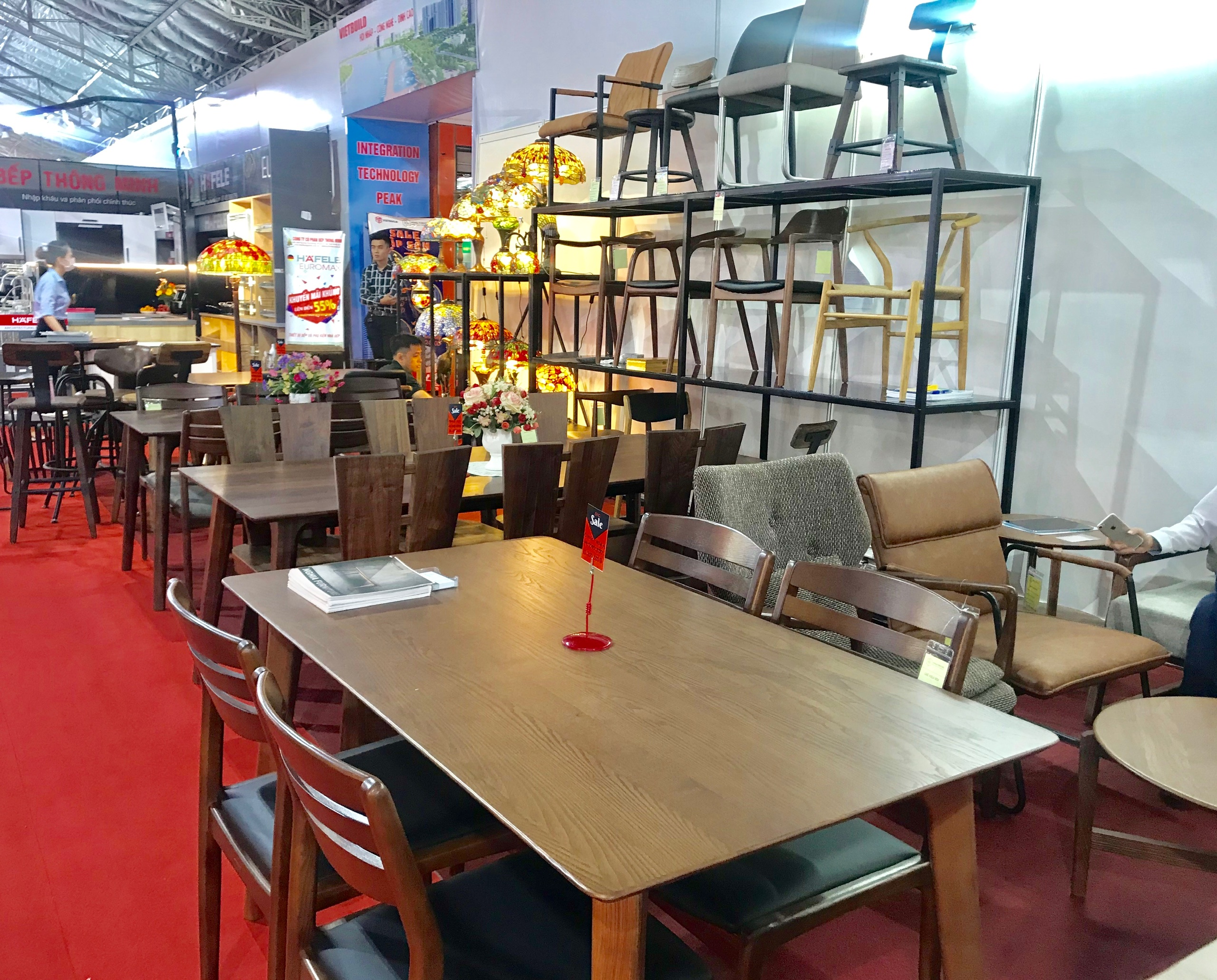 Xuất khẩu đồ nội thất gỗ sang Bỉ tăng hơn 40% - Ảnh 1.