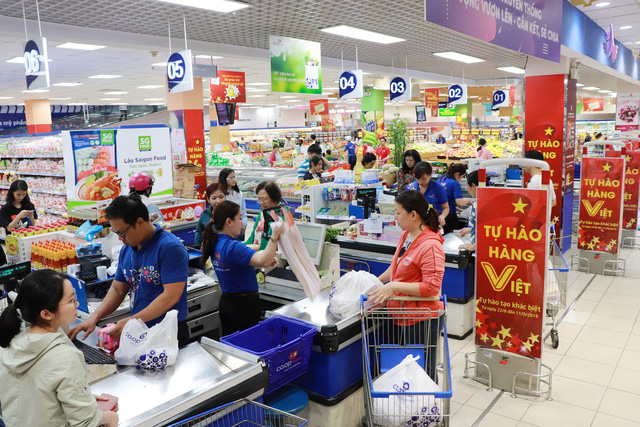 Tiêu dùng cuối năm: Hàng hóa Việt tăng cả chất và lượng, nhiều ưu đãi tín dụng tiêu dùng - Ảnh 1.