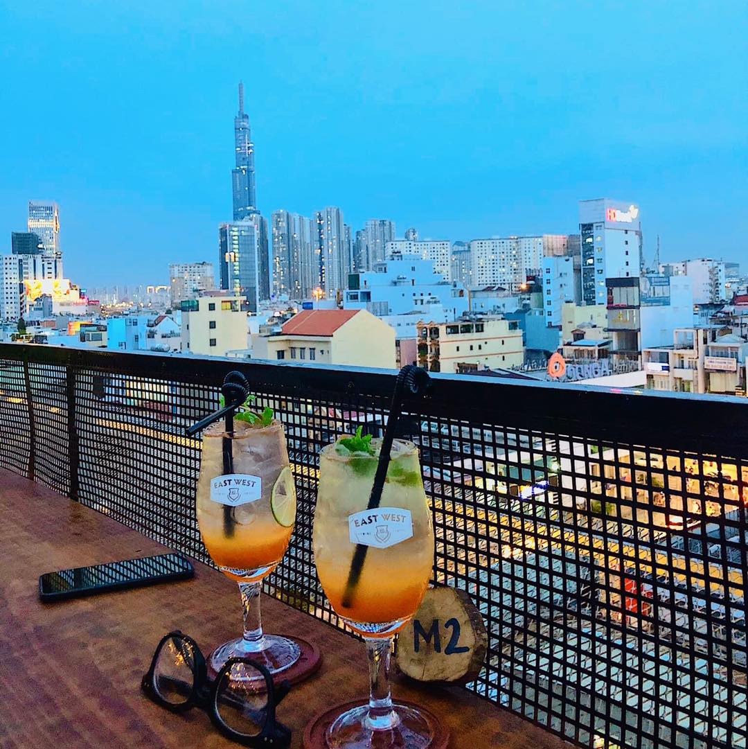 Lưu trọn khoảnh khắc chào năm mới với 15 quán cafe bar view đẹp ngắm pháo hoa - Ảnh 6. Lưu trọn khoảnh khắc chào năm mới với 15 quán cafe bar view đẹp ngắm pháo hoa - Ảnh 6.