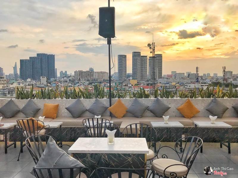 Lưu trọn khoảnh khắc chào năm mới với 15 quán cafe bar view đẹp ngắm pháo hoa - Ảnh 8. Lưu trọn khoảnh khắc chào năm mới với 15 quán cafe bar view đẹp ngắm pháo hoa - Ảnh 8.