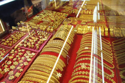 So sánh giá vàng hôm nay 23/12: Tiếp tục đà giảm ngày thứ hai liên tiếp
