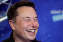 Thua lỗ 39 tỷ USD vì bán khống cổ phiếu Tesla