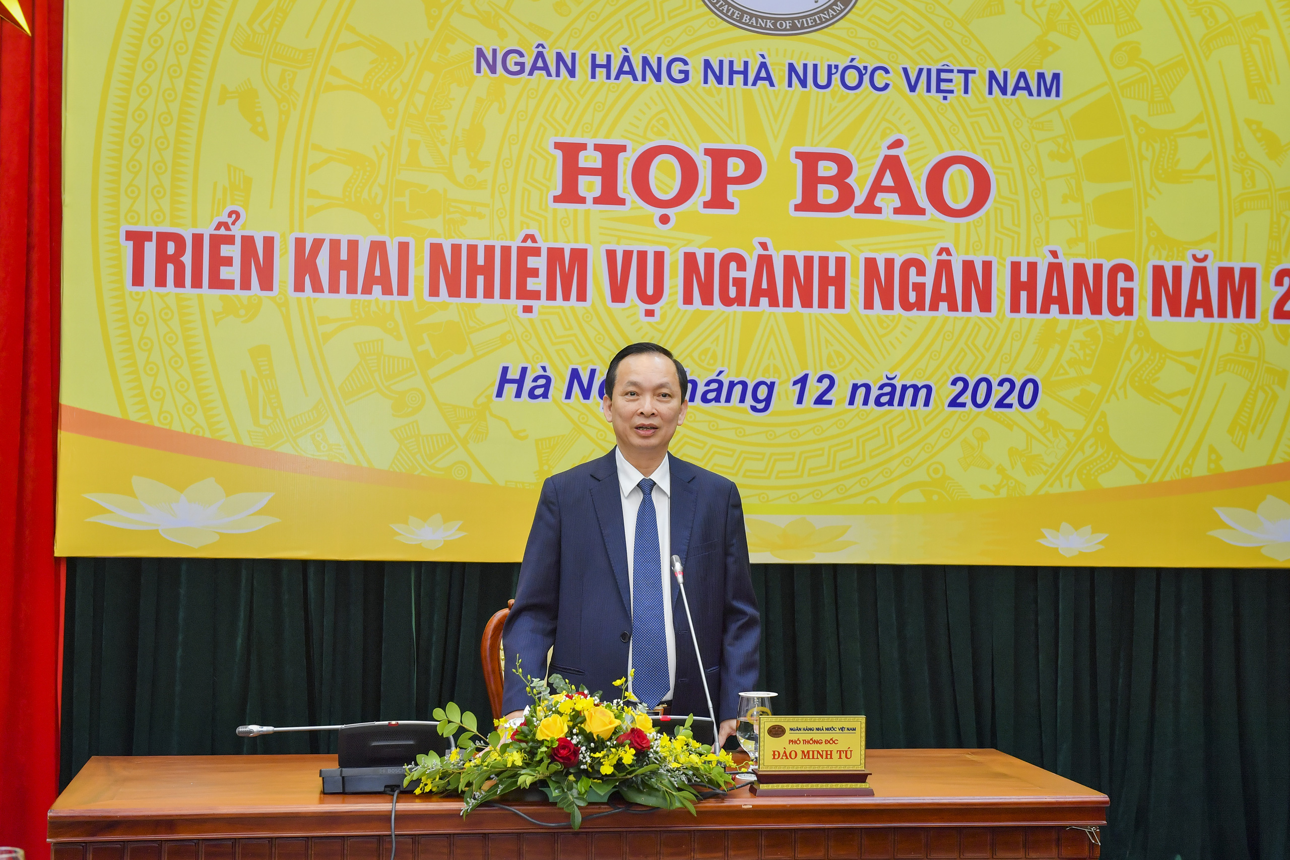 NHNN sẽ không in mới tiền lẻ dịp Tết, chưa nhận được thông tin vụ chuyển trái phép 30.000 tỉ đồng qua biên giới - Ảnh 1. NHNN sẽ không in mới tiền lẻ dịp Tết, chưa nhận được thông tin vụ chuyển trái phép 30.000 tỉ đồng qua biên giới - Ảnh 1.