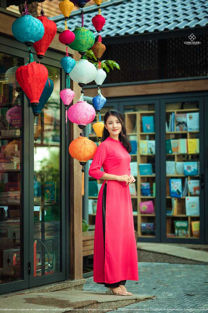 Dịp Tết Dương lịch, chụp ngay bộ ảnh áo dài thướt tha tại 5 địa điểm nổi tiếng ở Hà Nội - Ảnh 4. Dịp Tết Dương lịch, chụp ngay bộ ảnh áo dài thướt tha tại 5 địa điểm nổi tiếng ở Hà Nội - Ảnh 4.